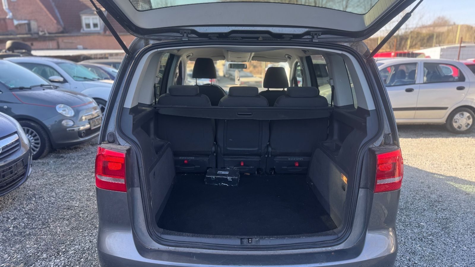 Volkswagen Touran – Bild 9