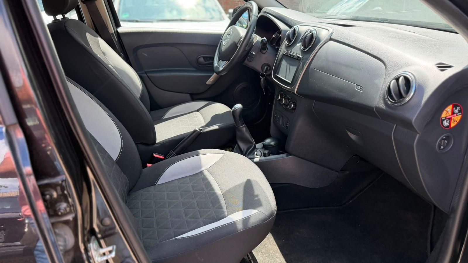 Dacia Sandero – Bild 12