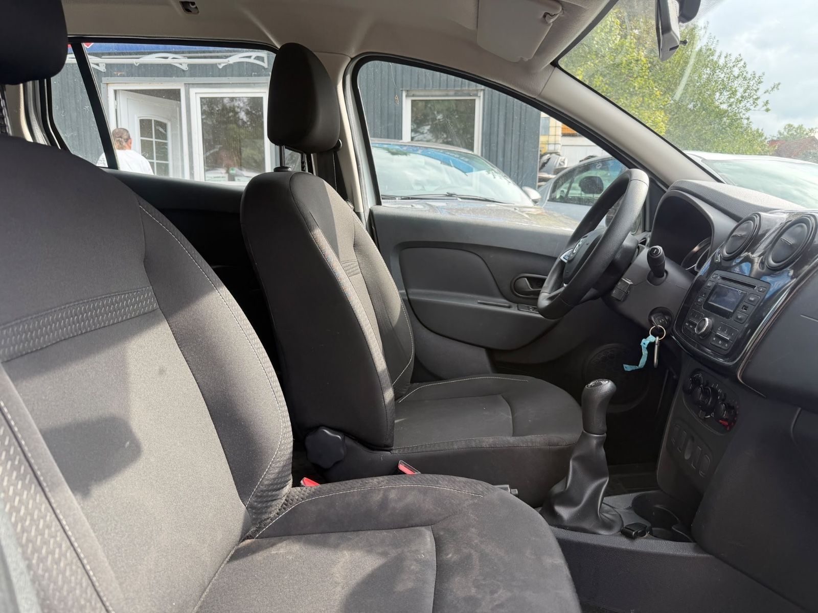 Dacia Logan – Bild 10