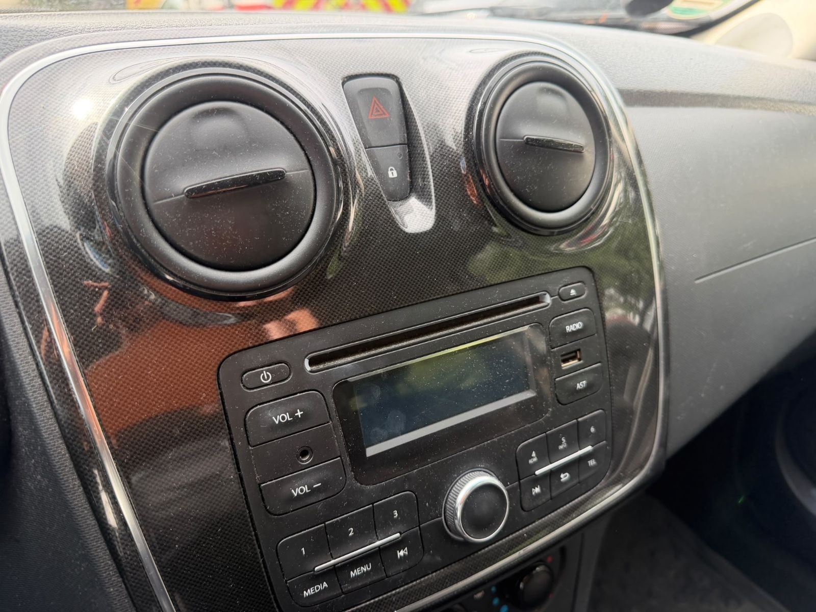 Dacia Logan – Bild 12