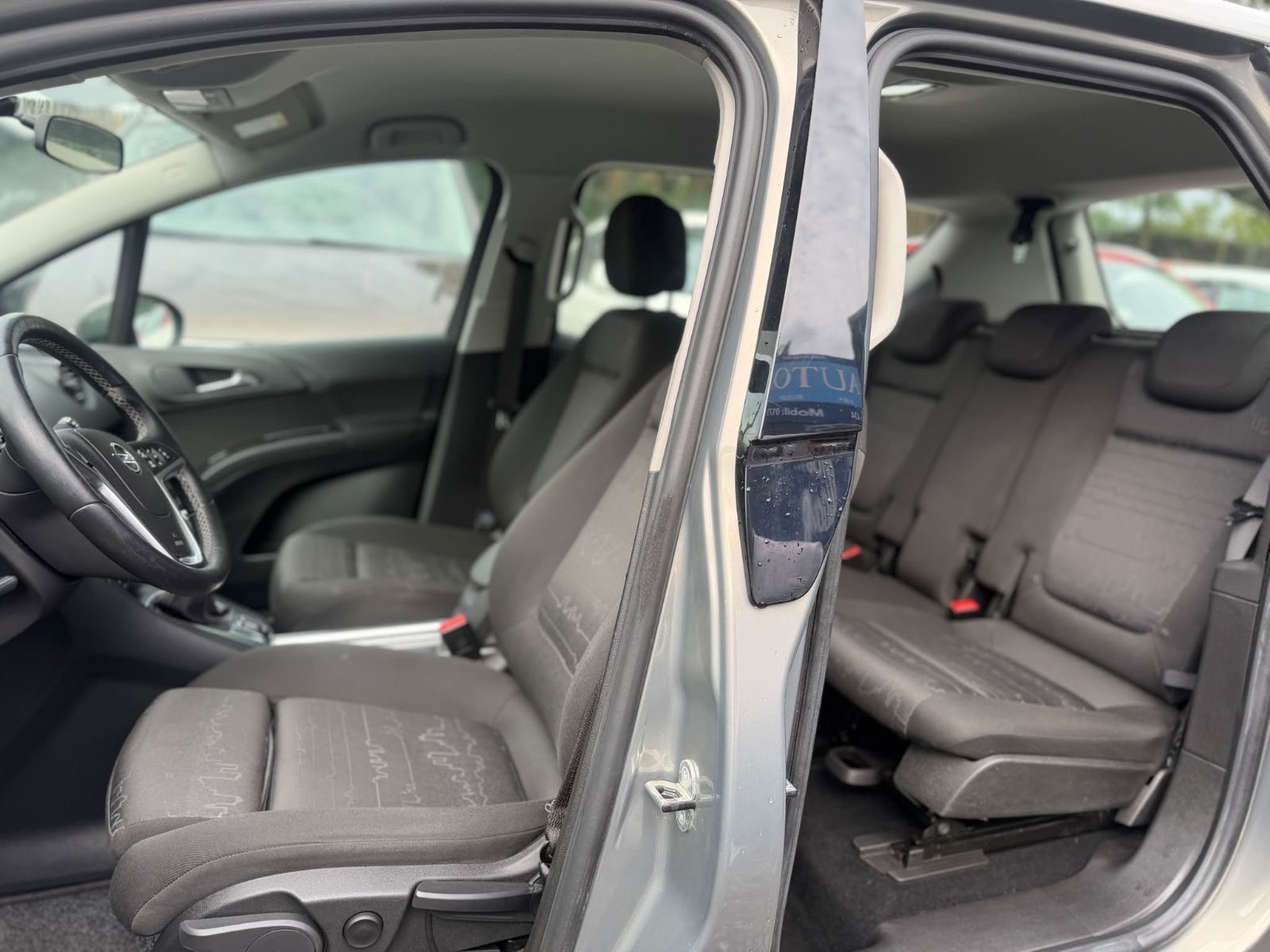 Opel Meriva – Foto 12